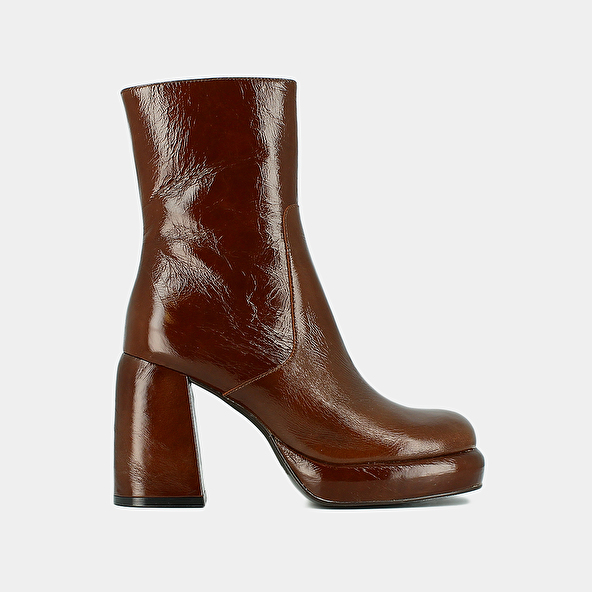 Platform ankle boots with square toes in brown shiny leather | DENA