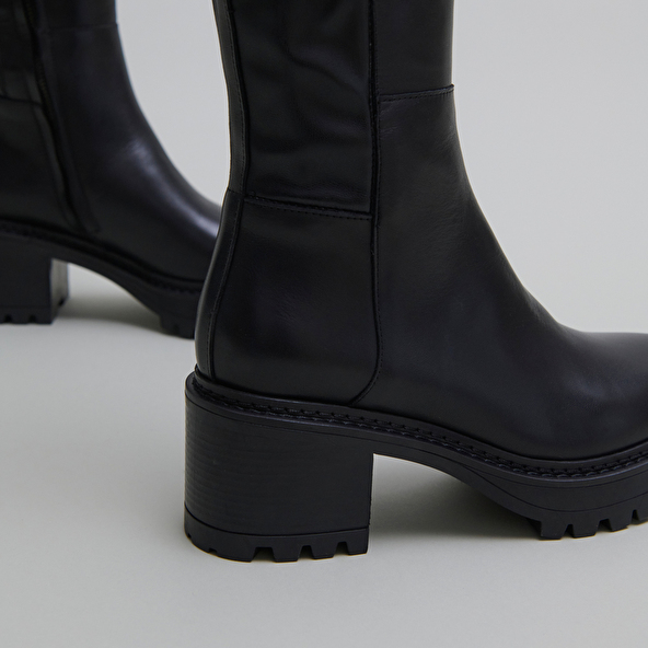Bottes &agrave; semelles crant&eacute;es in leather and black stretch | RASTA