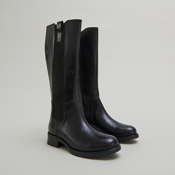 Bottes plates à bouts ronds in black leather | ASPER