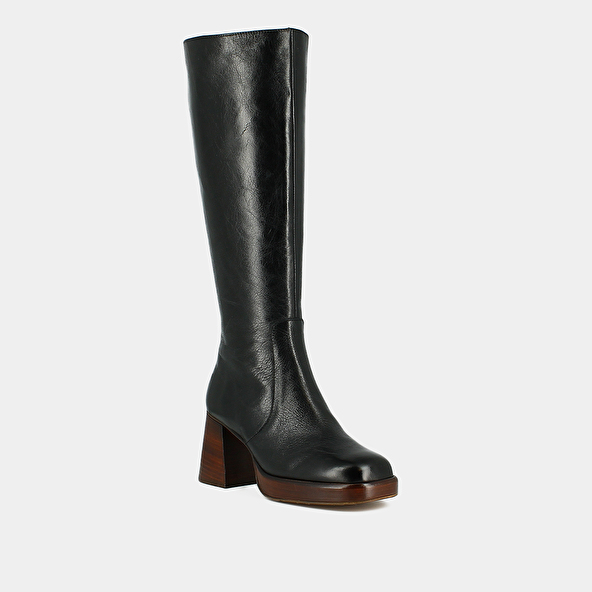 Platform boots in black distressed leather calf size M | BETINA