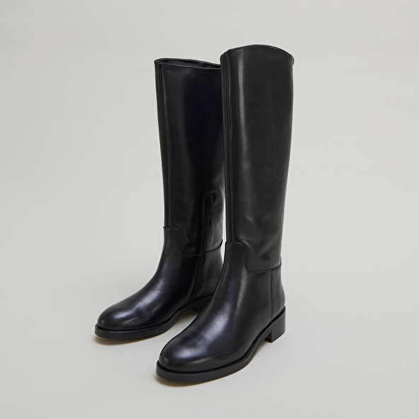High boots in black leather | MACARON