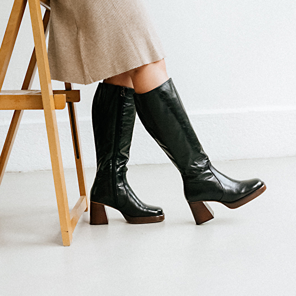 Platform boots in black distressed leather calf size L | BETINA