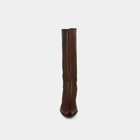 Flat boots in brown leather | 1137
