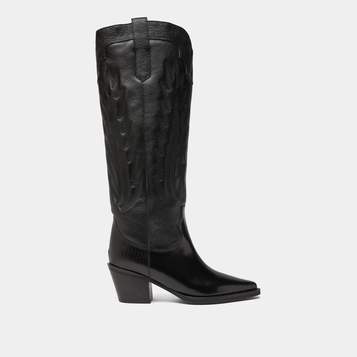 Boots with thick heels and visible stitching in black grained leather | DILO