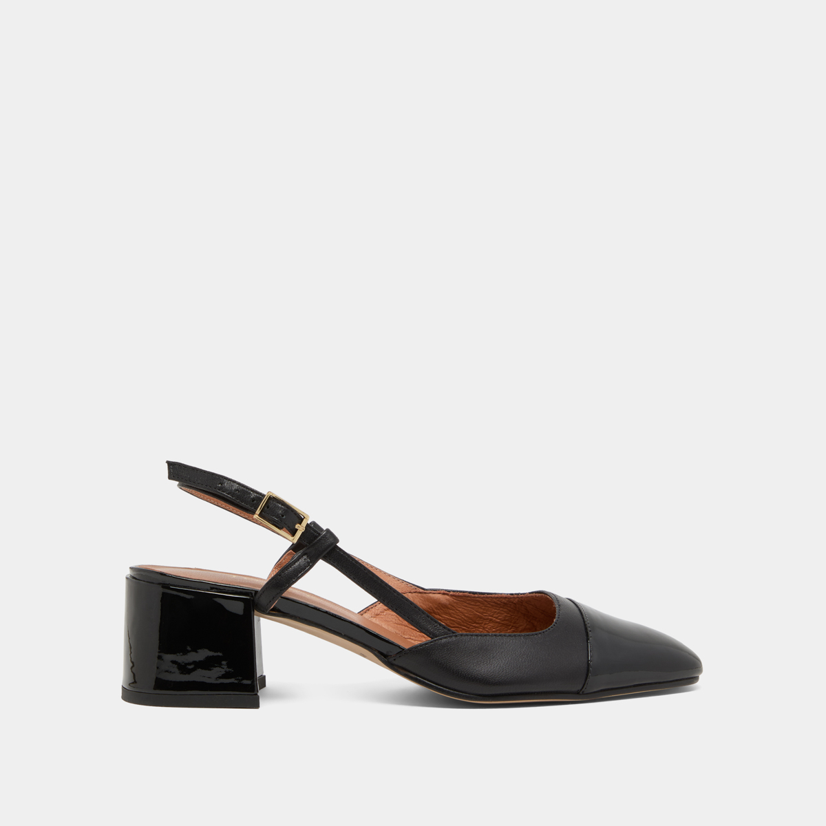 Babies with open heels in black patent leather | DHAPOPY