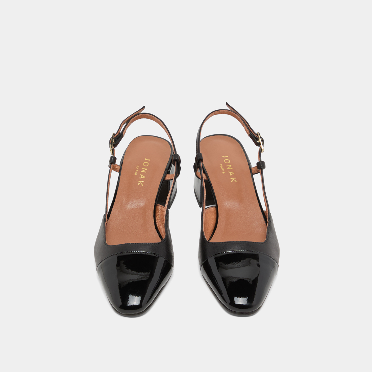 Babies with open heels in black patent leather | DHAPOPY