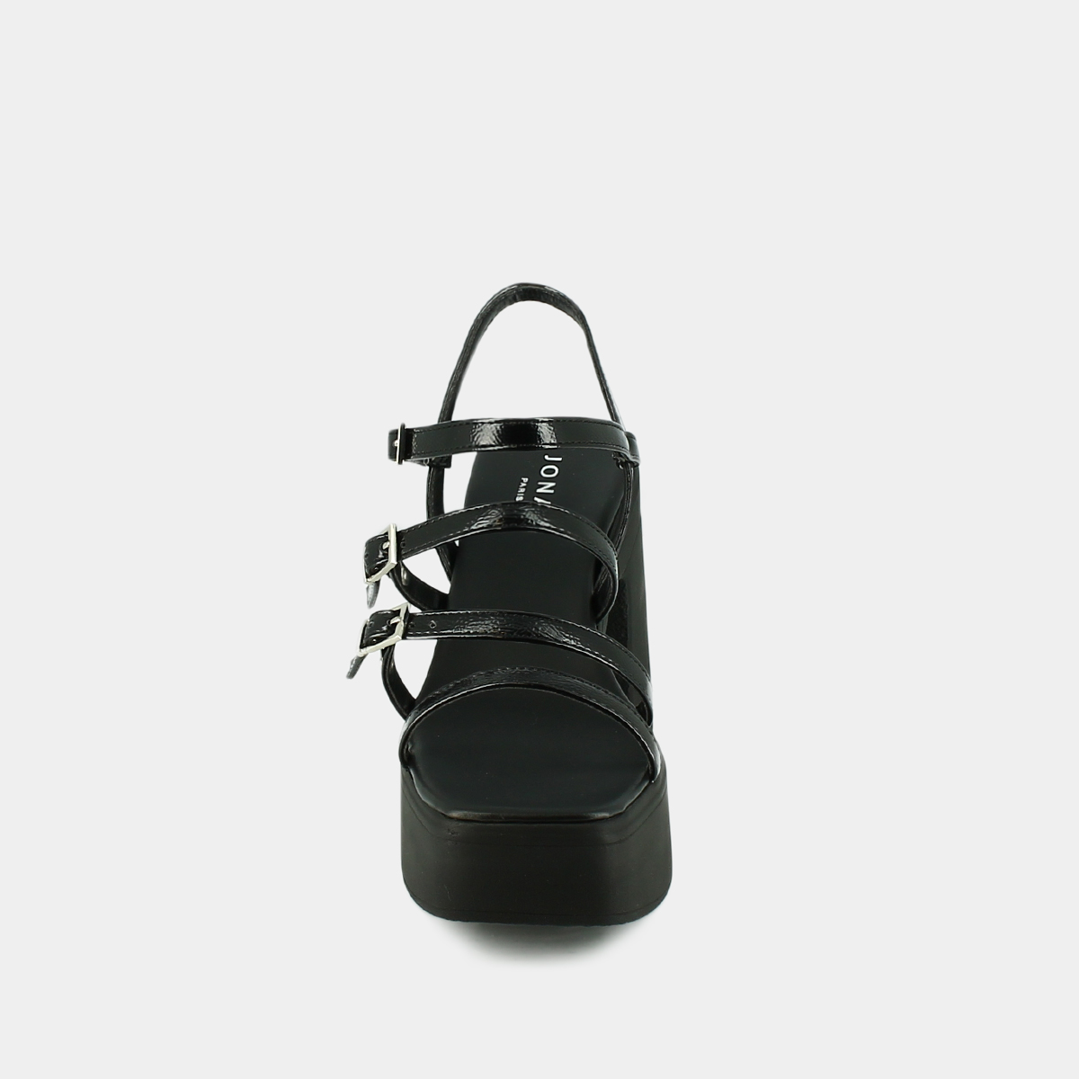 Sandals with straps and platforms in black pleated patent | PUZZLE