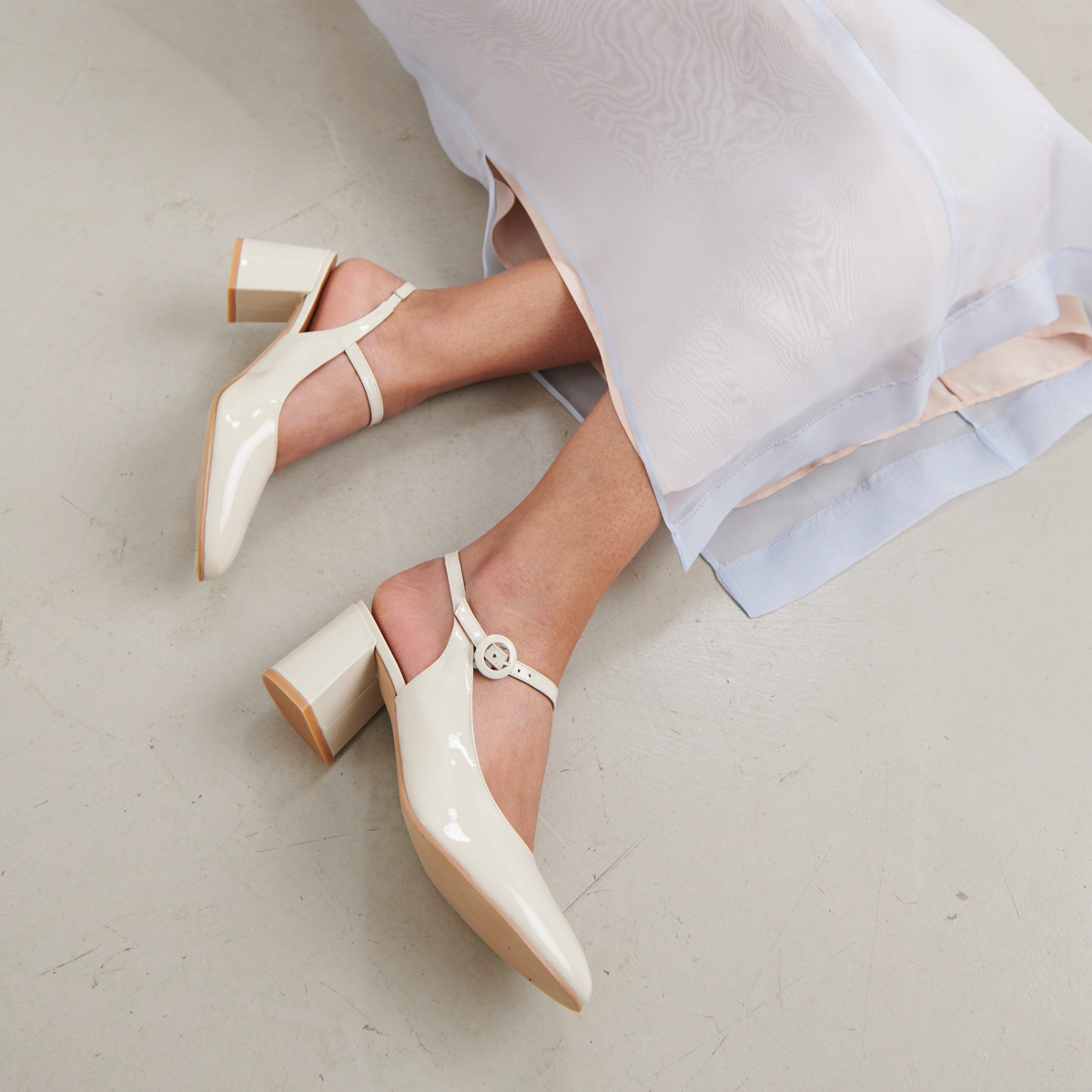 Pointed toe pumps with heels in ecru patent | DOLLAR