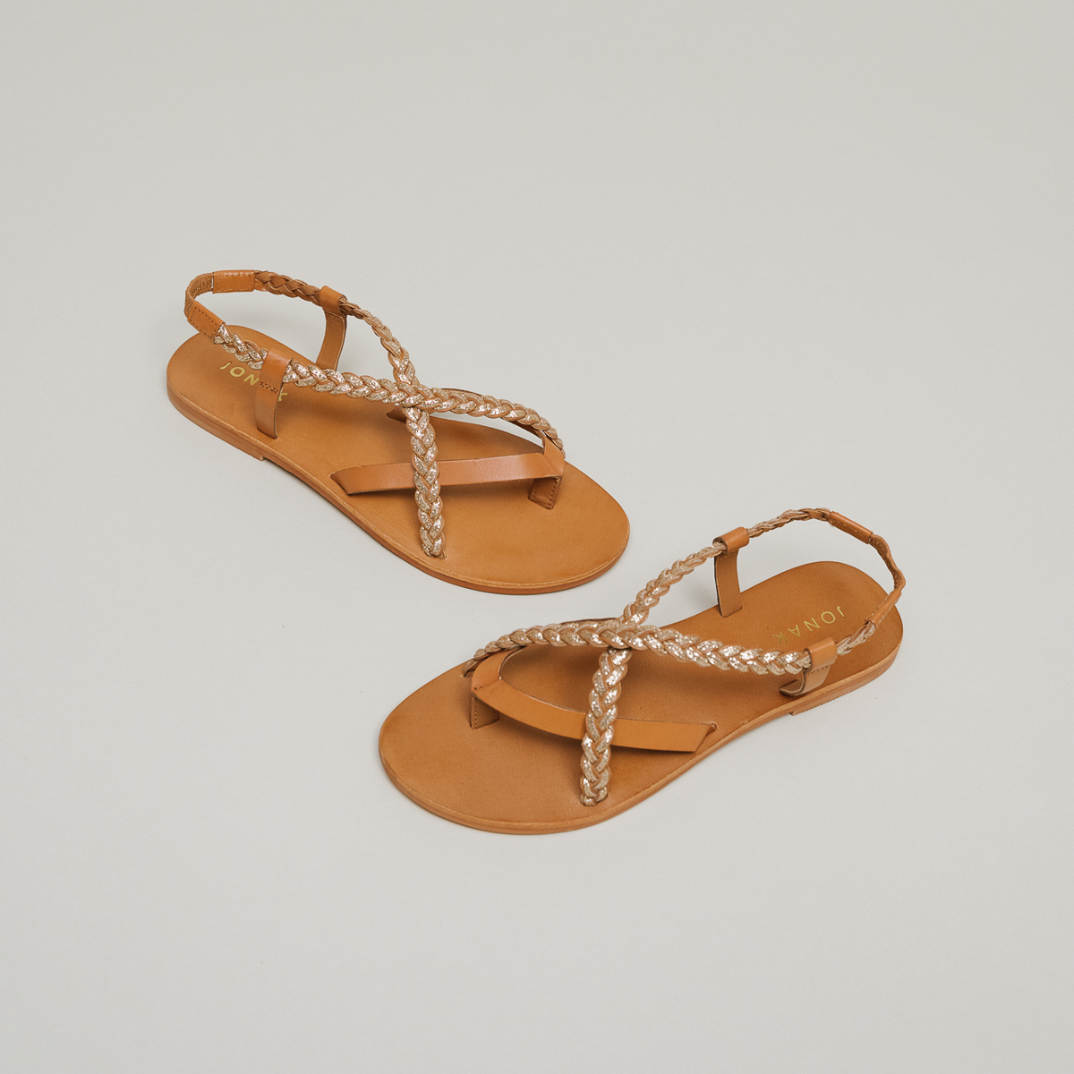 Sandals with straps in leather camel and gold | WARREN