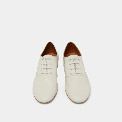 Flat heel richelieus in ecru leather | ADENISE
