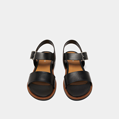 Sandals with straps and open toes in black leather | acco