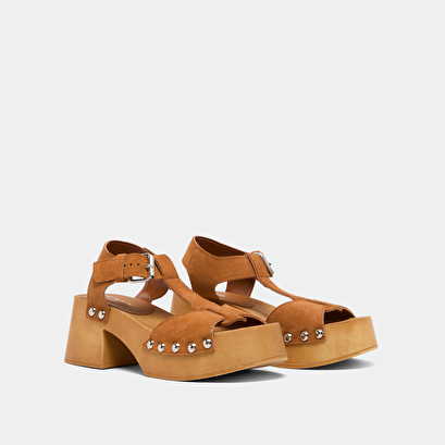 Platform sandals with open toe in a cognac suede | ELEONORE