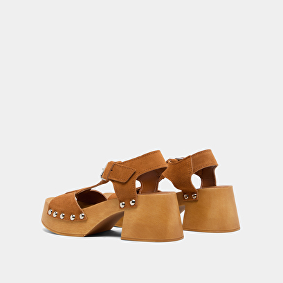 Platform sandals with open toe in a cognac suede | ELEONORE