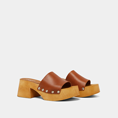 Platform mules with open toes in cognac leather | ELENA