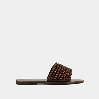 Flat mules with pearls in brown leather | walk