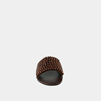 Flat mules with pearls in brown leather | walk