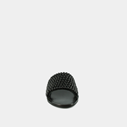 Flat mules with pearls in black leather | walk