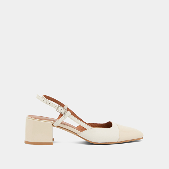 Babies with open heels in ecru leather and patent | DHAPOPY