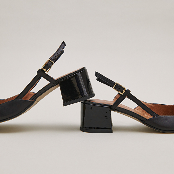 Babies with open heels in black patent leather | DHAPOPY