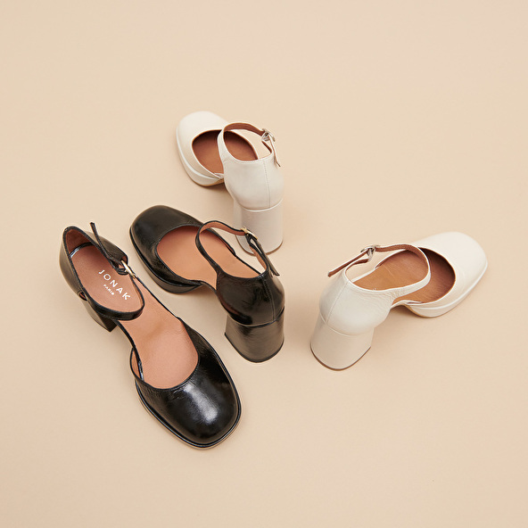 Square toe slippers with strap in ecru shiny leather | VERO