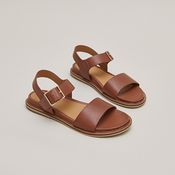 Sandals with straps and open toes in cognac leather | ACCO