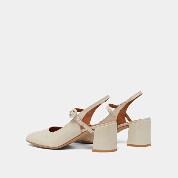 Pointed toe pumps with heels in ecru patent | DOLLAR
