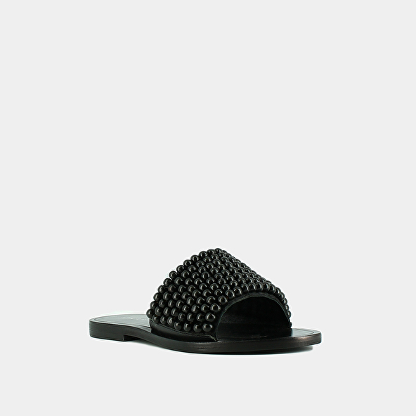 Flat mules with pearls in black leather | WALK