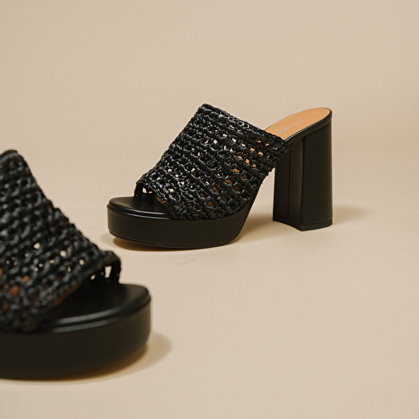 Openwork platform mules in black raffia | JULIETTE