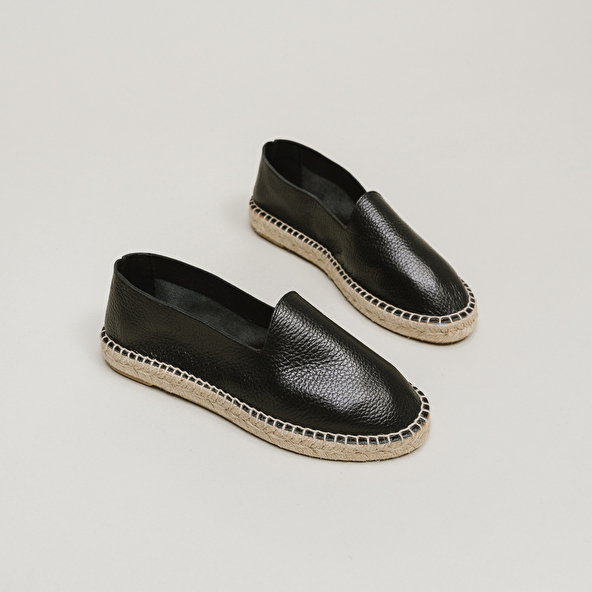 Wedges in black grained leather | MAX
