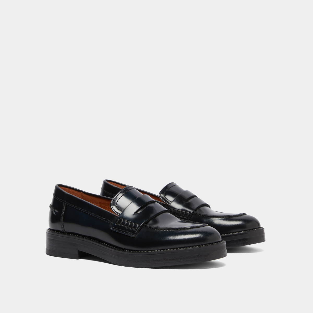 Round-toed loafers in blue patinated leather | MIRNA