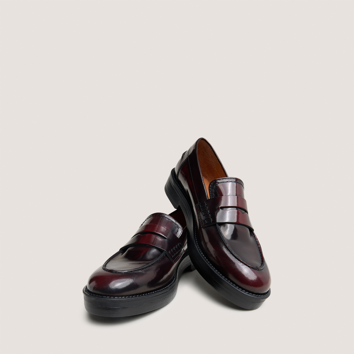 Round-toed loafers in burgundy patinated leather | MIRNA