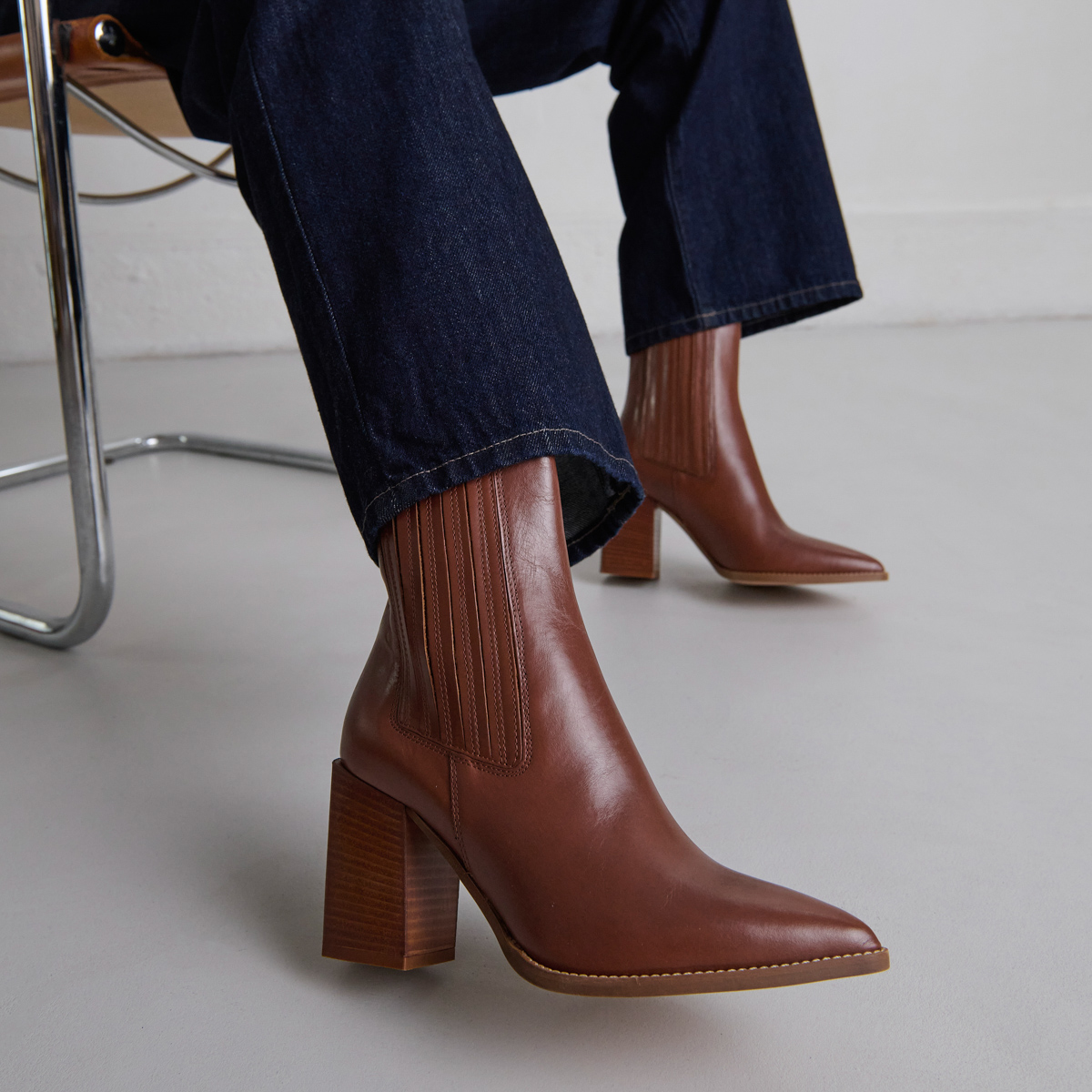 Boots à talons et bouts pointus in cognac leather | PERLINE
