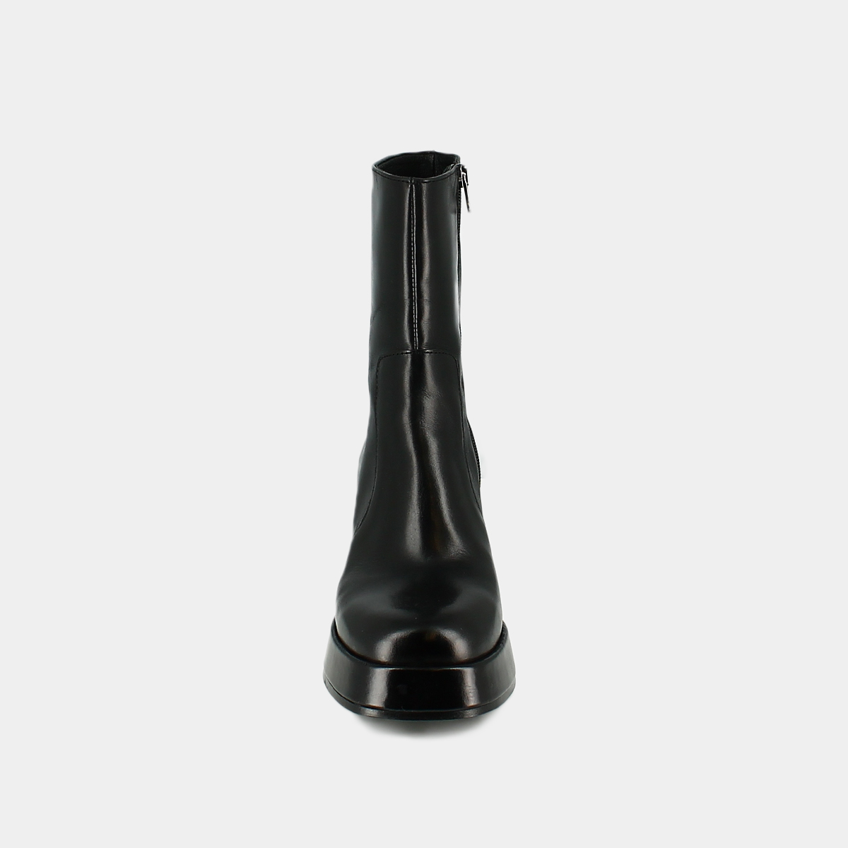 Heeled boots with square toe in black leather | BALDWIN