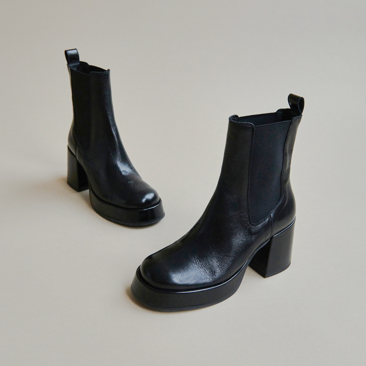 Platform boots with square toes in black aged leather | BRADLEY
