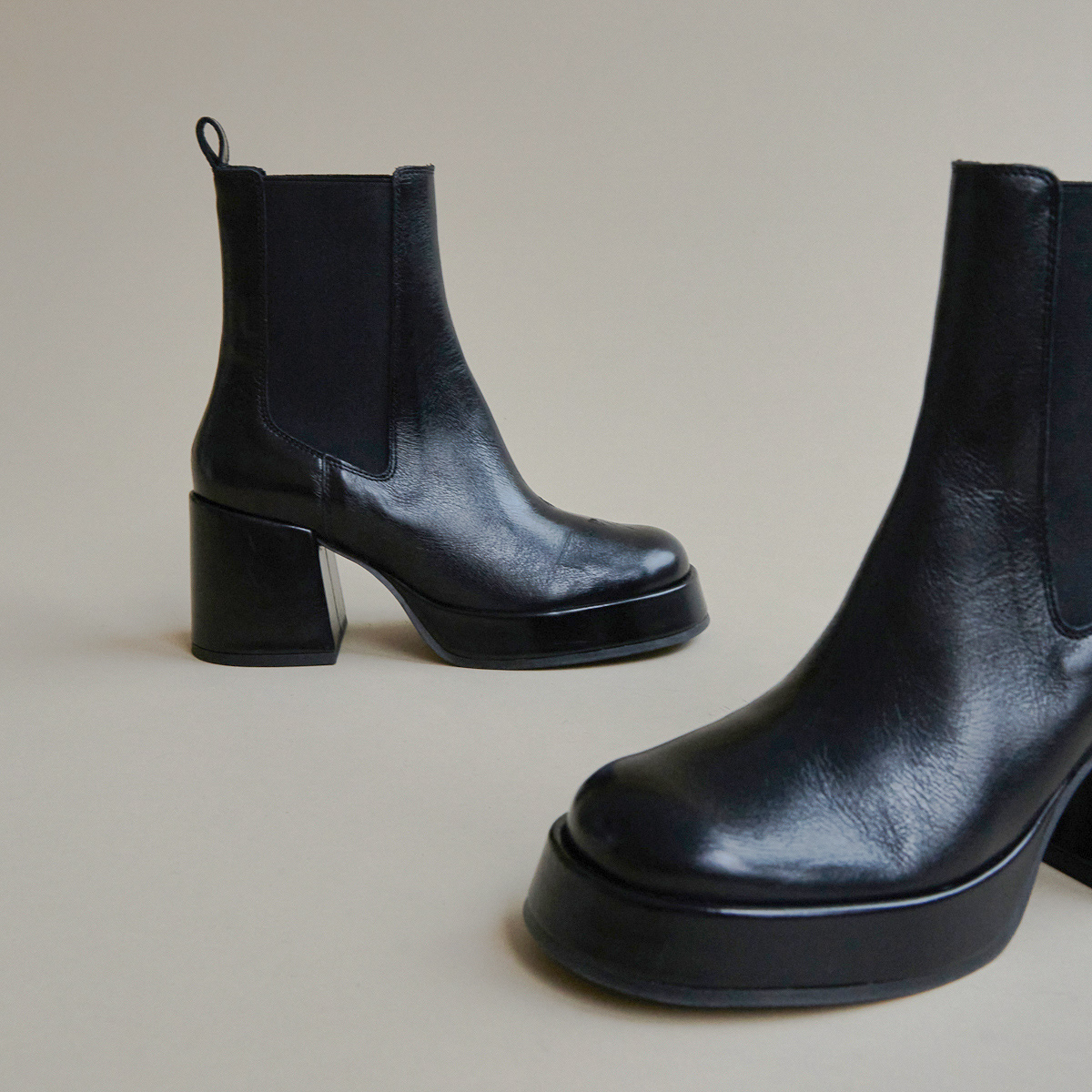 Platform boots with square toes in black aged leather | BRADLEY