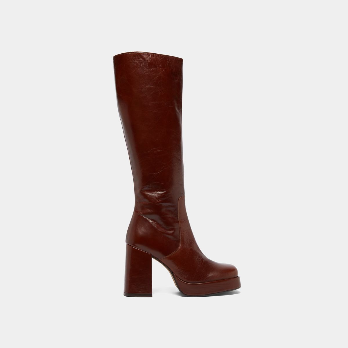 Boots with heels and square toes in brown distressed leather | BRYAN