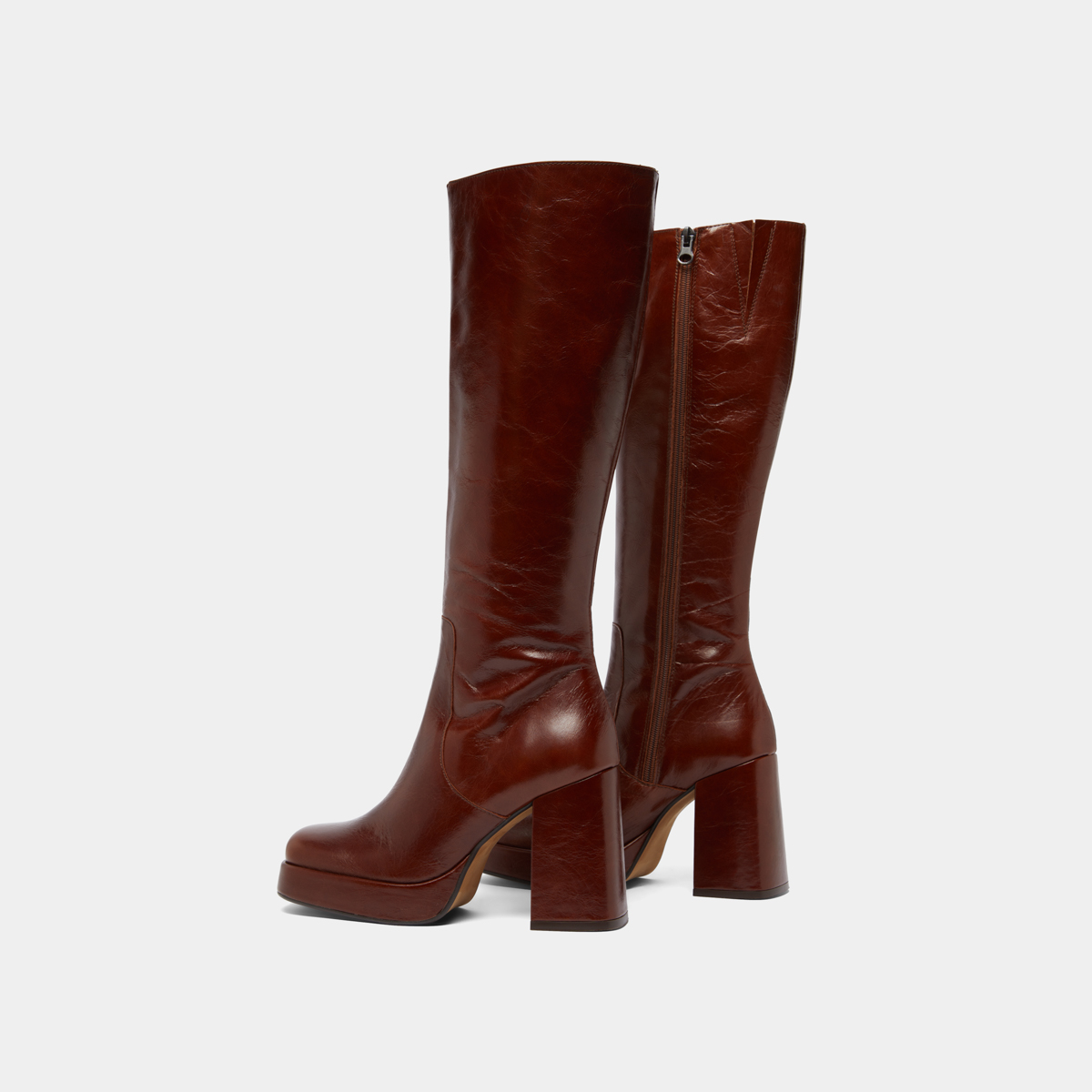 Boots with heels and square toes in brown distressed leather | BRYAN