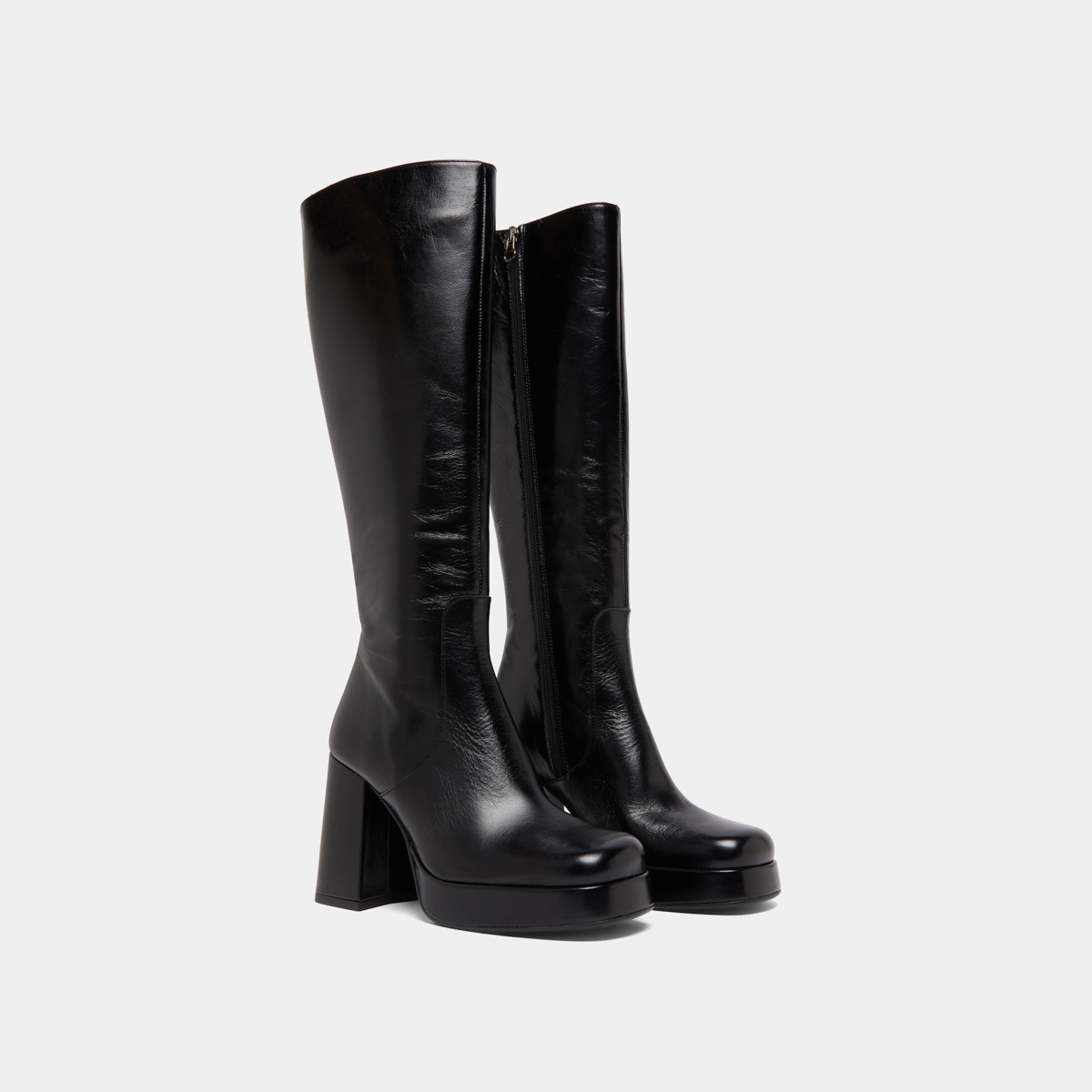 Boots with heels and square toes in black aged leather | BRYAN
