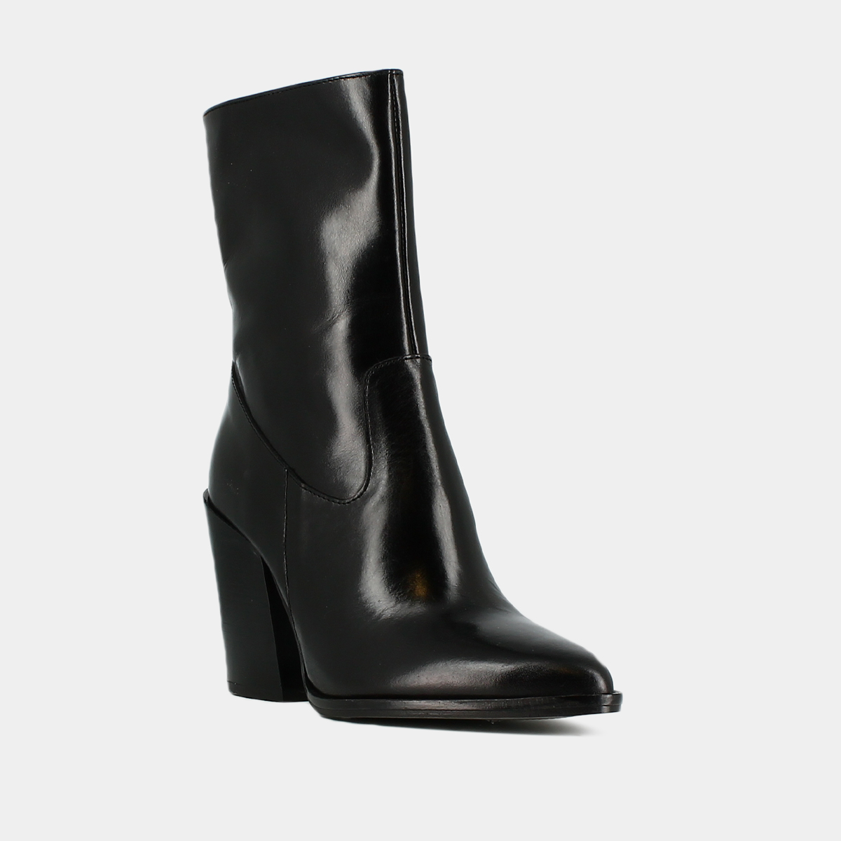 Heeled boots with pointed toes in black leather | BUSTER