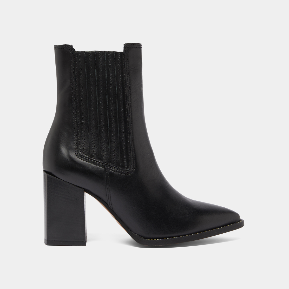 Ankle boots with heels and pointed toes in black leather | PERLINE