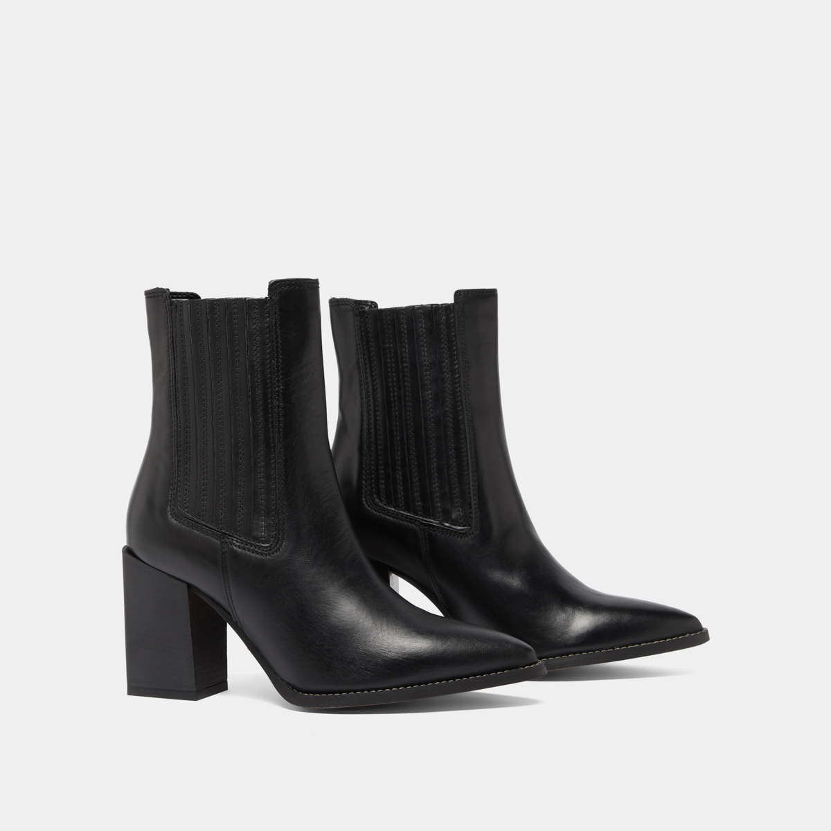 Ankle boots with heels and pointed toes in black leather | PERLINE