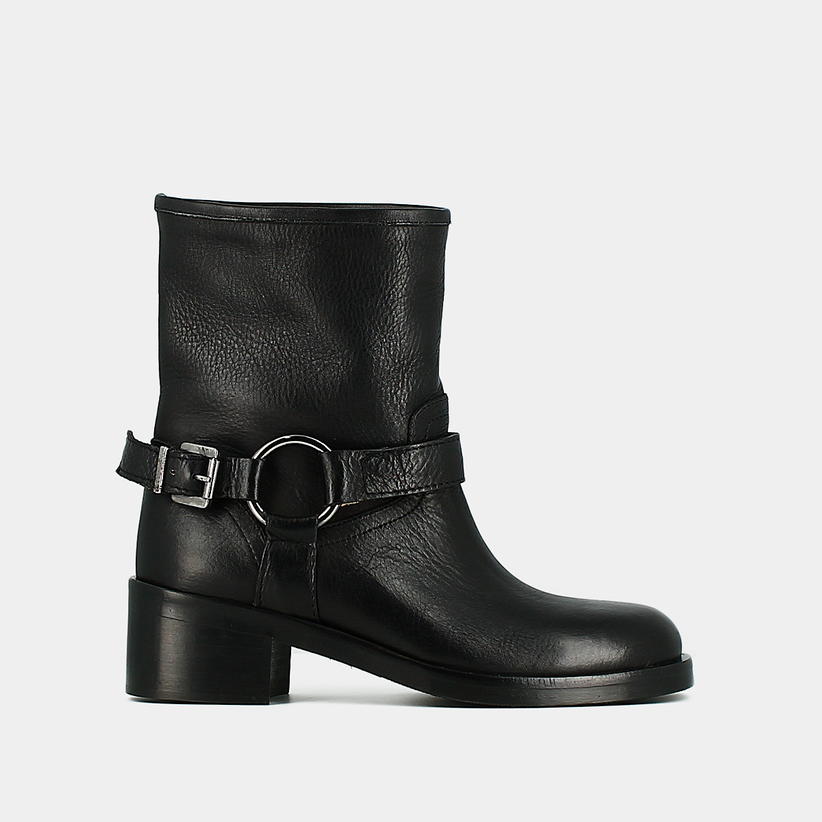 Buckle boots in black grained leather | RIGA