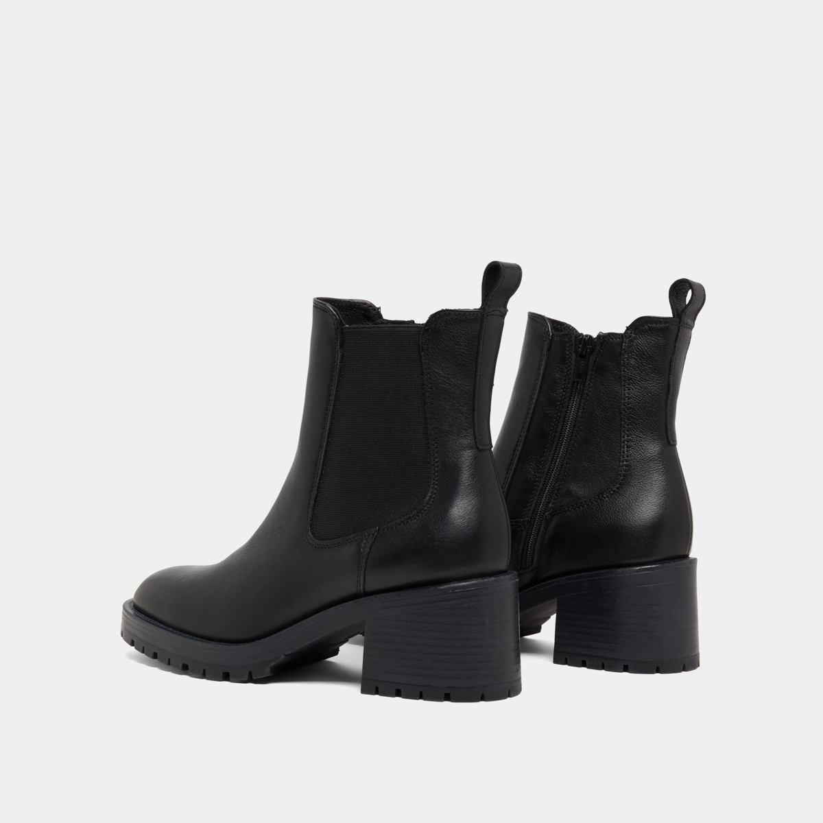 Lowboots with elastic bands in black grained leather | CECILE