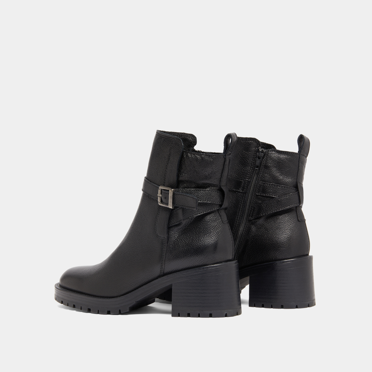 Bottines &agrave; bouts ronds et boucles in black grained leather | CLOVIS