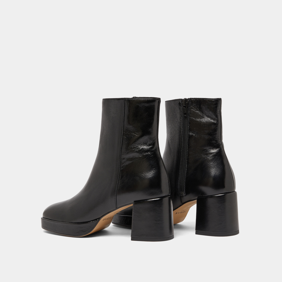 Square-toe boots in black aged leather | VANVES