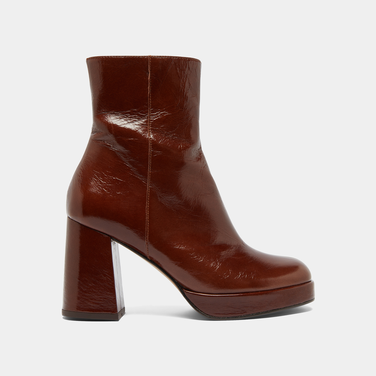 Mocassins à talons et bouts arrondis in black leather | VOLTURA