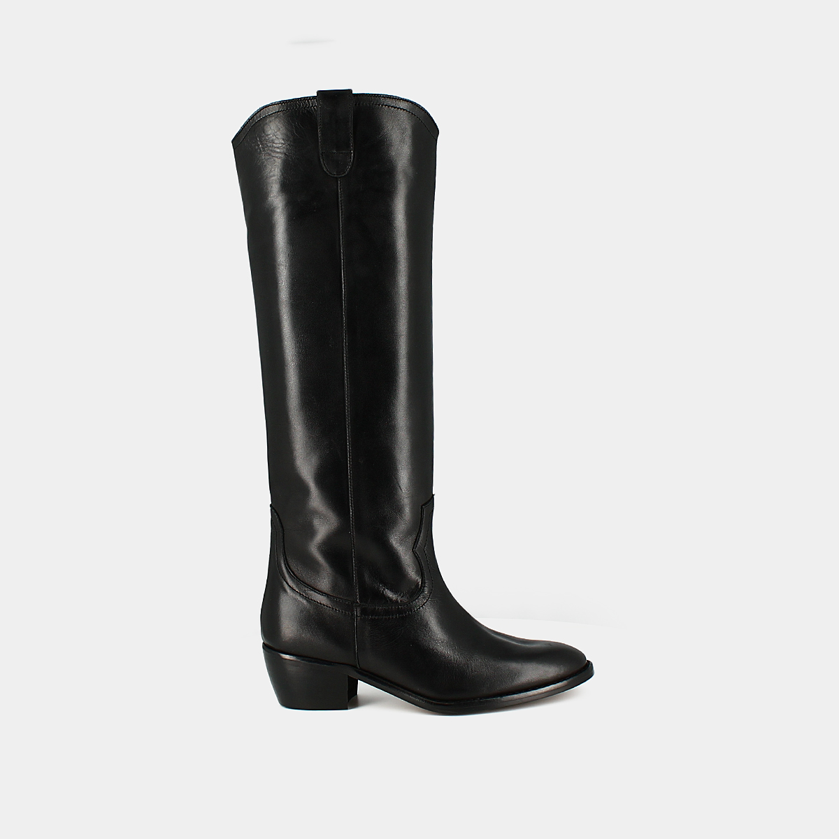 High boots with oval toes in black leather | MANHATTAN