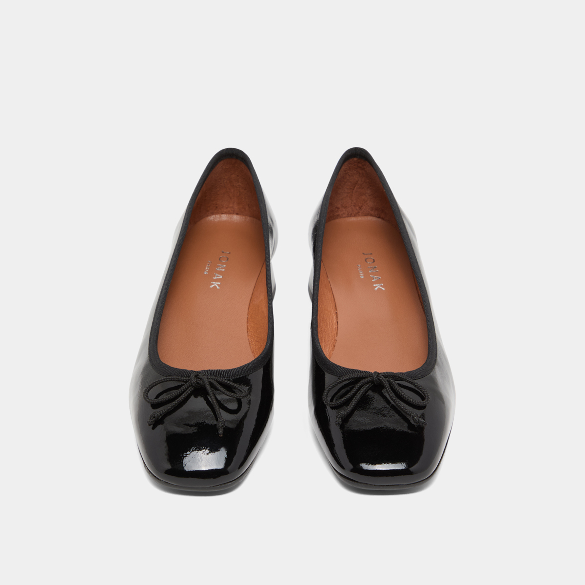 Ballet flats with square toes in black pleated patent | DYBIL