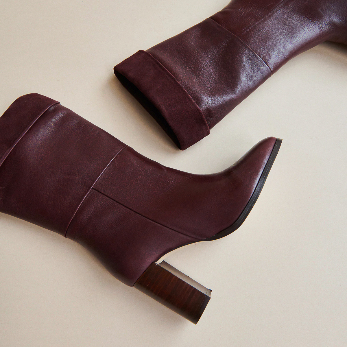 Pointed boots in burgundy leather and velvet | VANNES