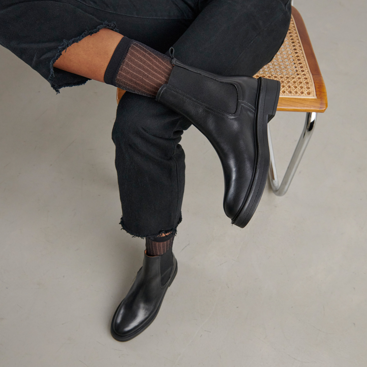Round-toe lowboots in black leather | AGEN